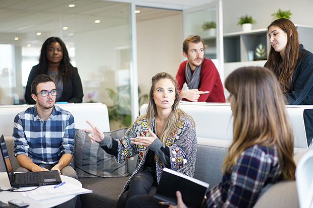 groupe-etudiant-travail