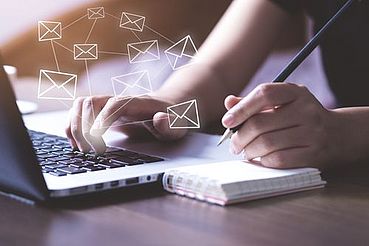 Hotline crise service relations entreprises